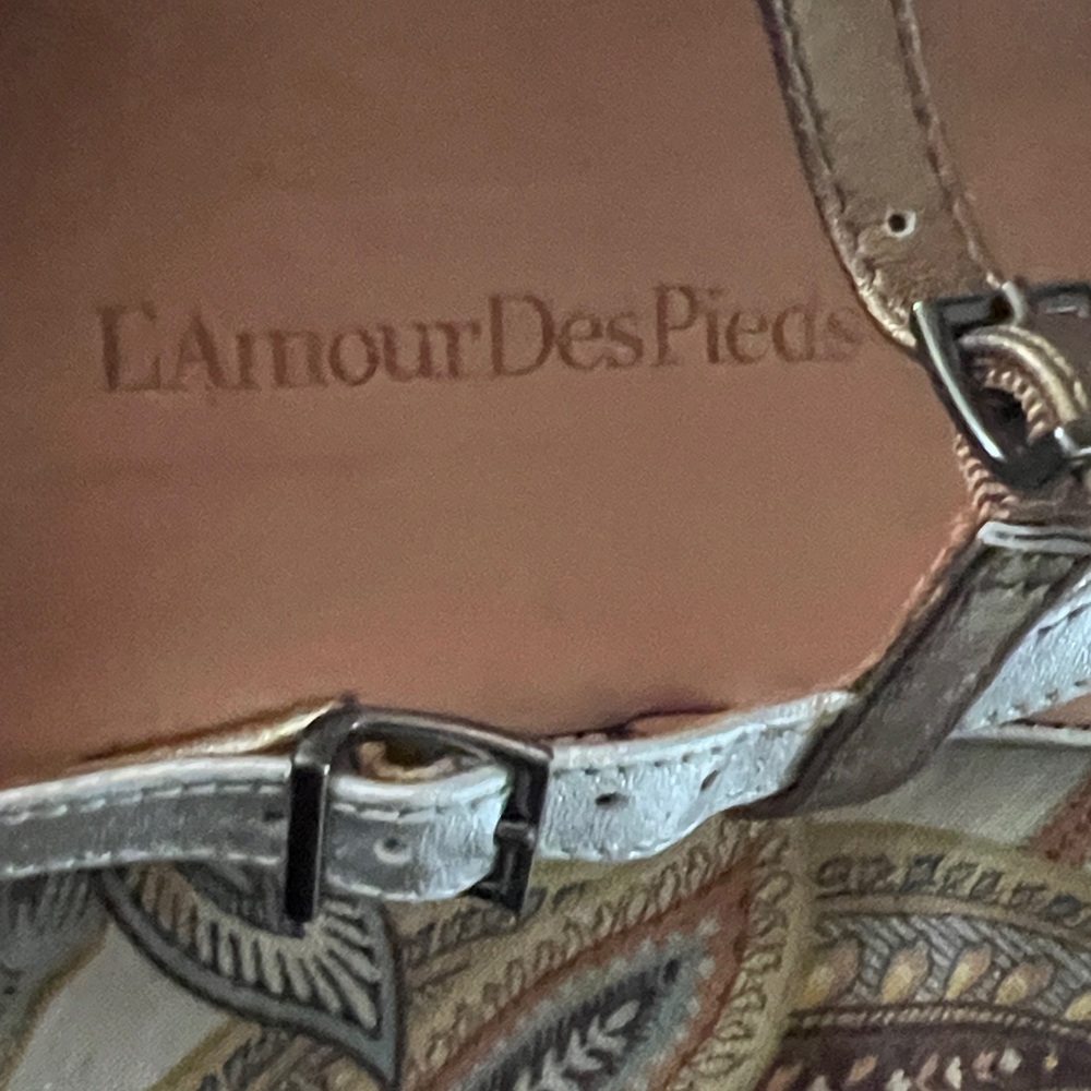 Lamour Des Pieds Women's Strappy Metallic Sandals - Picture 2 of 8